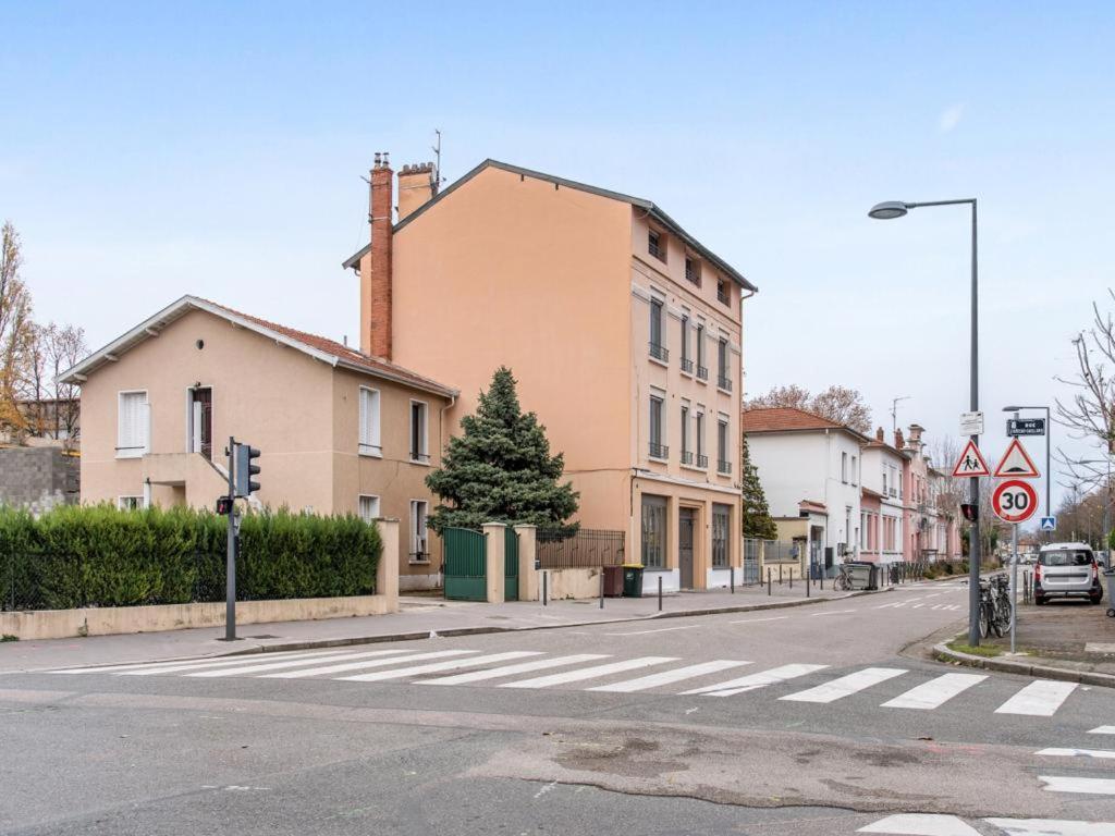Stop Chez M District # Qualite # Confort # Simplicite Βιλερμπάν Εξωτερικό φωτογραφία
